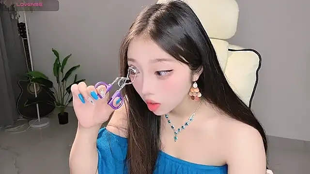 Yukiy8877 online show from 04/21/26, 11:29