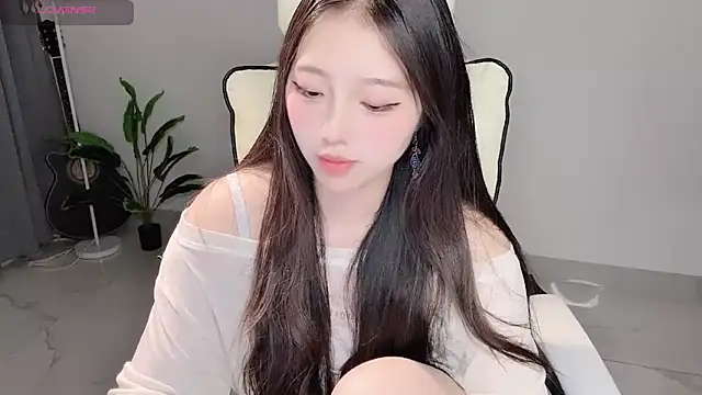 Yukiy8877 online show from 05/04/26, 12:45