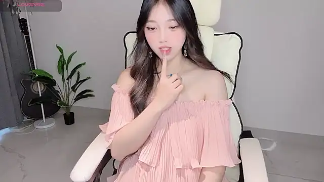 Yukiy8877 online show from 05/06/26, 01:03