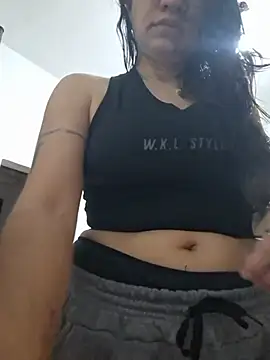 Gia-and-Lara online show from 06/19/26, 01:04