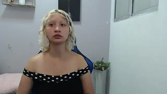 dafne kim online show from 03/25/26, 01:17