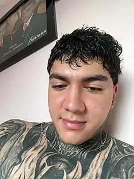 Snapshot of Gury_tattoo chatting on 06/14/26, 09:06 Gury tattoo online show from 06/14/26, 09:06