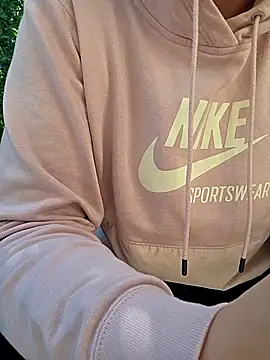 SellenaGomez online show from 04/23/26, 12:29
