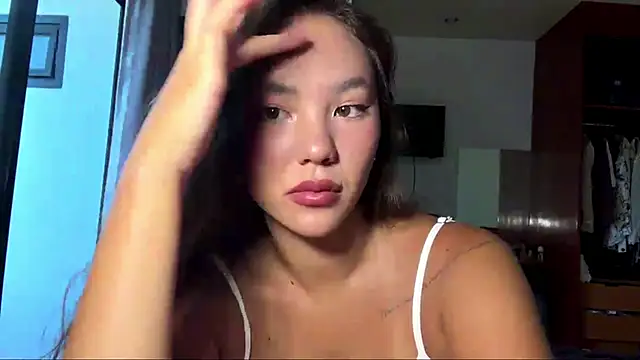 kamila 18 french online show from 03/24/26, 05:12