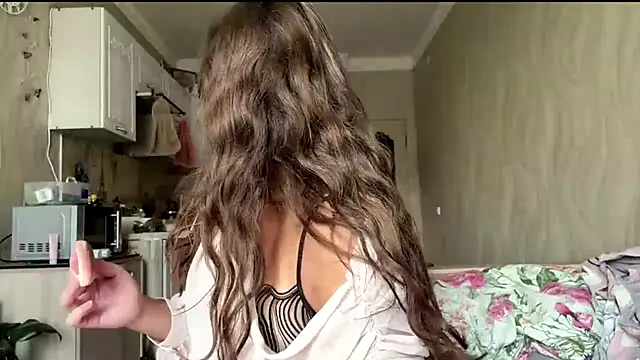 kamila 18 french online show from 06/23/26, 03:15
