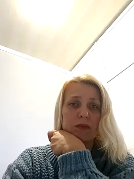 MiaLove183 online show from 04/10/26, 11:48