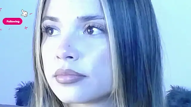 KylieVennet online show from 03/31/26, 03:52