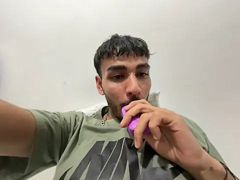 Velvet man online show from 04/01/26, 04:35