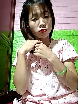 AmyLinee01 online show from 04/25/26, 03:09