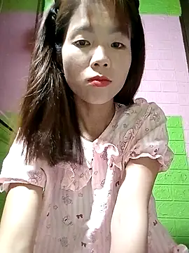 AmyLinee01 online show from 04/28/26, 10:53