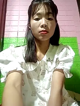 AmyLinee01 online show from 05/03/26, 06:08