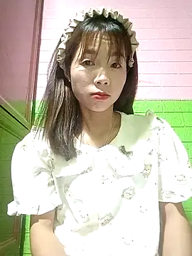 AmyLinee01 online show from 05/04/26, 12:12