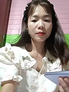 AmyLinee01 online show from 06/01/26, 07:21