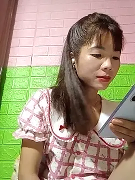 AmyLinee01 online show from 06/02/26, 07:32