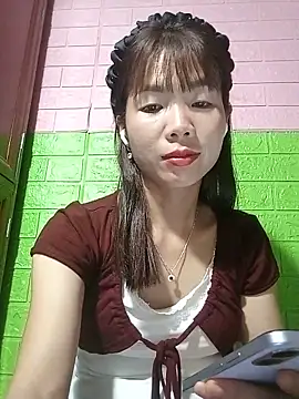 AmyLinee01 online show from 06/02/26, 07:49