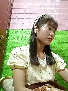 AmyLinee01 online show from 06/13/26, 07:12