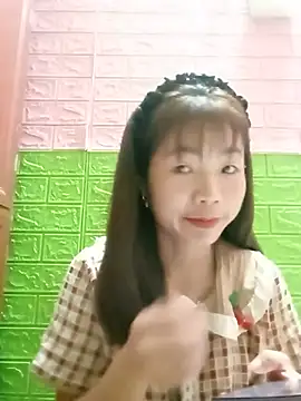 Snapshot of AmyLinee01 chatting on 06/24/26, 12:15 AmyLinee01 online show from 06/24/26, 12:15