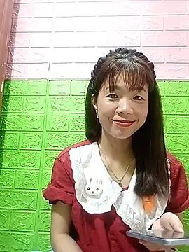 Snapshot of AmyLinee01 chatting on 06/28/26, 12:27 AmyLinee01 online show from 06/28/26, 12:27