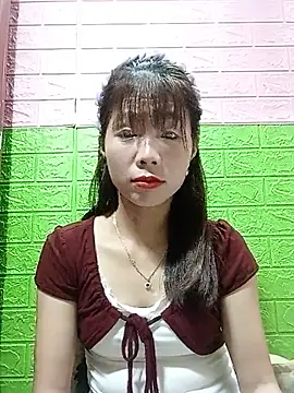 Snapshot of AmyLinee01 chatting on 07/05/26, 07:59 AmyLinee01 online show from 07/05/26, 07:59