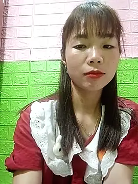 Snapshot of AmyLinee01 chatting on 07/11/26, 12:13 AmyLinee01 online show from 07/11/26, 12:13