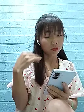 Snapshot of AmyLinee01 chatting on 07/26/26, 11:17 AmyLinee01 online show from 07/26/26, 11:17