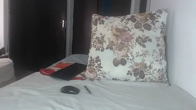 Lucia-boobs online show from 04/19/26, 06:54
