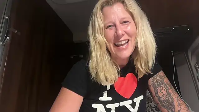lillysworld online show from 05/21/26, 03:57