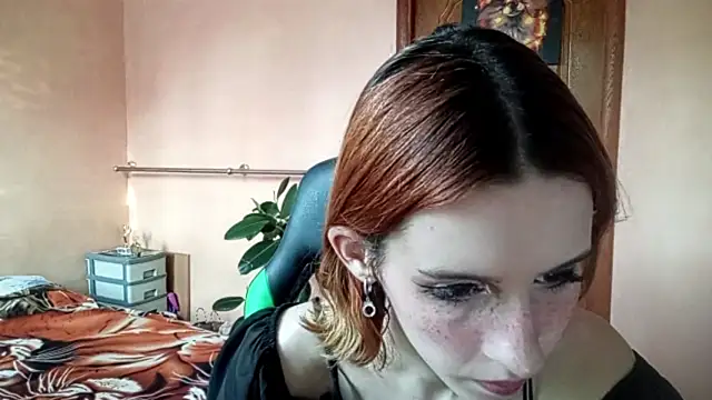SirenFrost online show from 06/23/26, 03:54