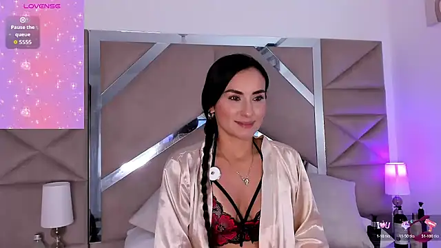 velvetlunaa  online show from 06/24/26, 01:43