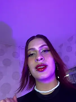 Snapshot of steffmontespink18 chatting on 04/24/26, 01:24 steffmontespink18 online show from 04/24/26, 01:24