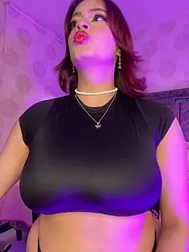 Snapshot of steffmontespink18 chatting on 05/11/26, 01:39 steffmontespink18 online show from 05/11/26, 01:39