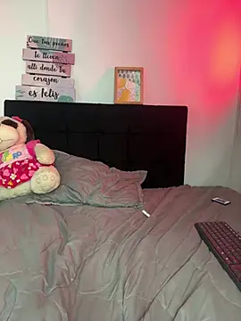 Miia coollins online show from 04/15/26, 03:19