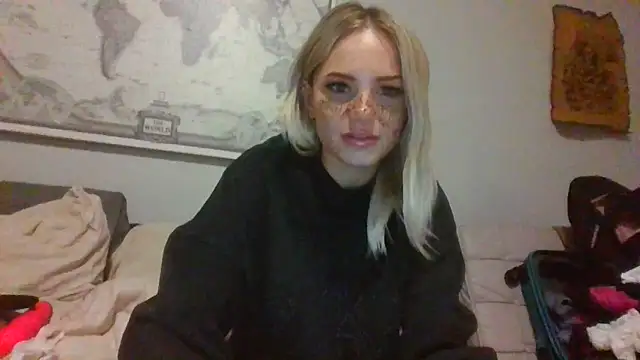 Snapshot of Britneycherry chatting on 07/01/26, 03:30 Britneycherry online show from 07/01/26, 03:30