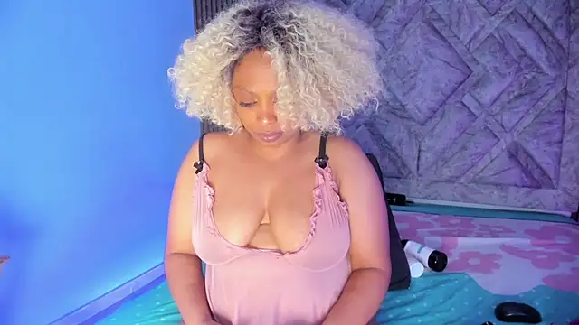 Snapshot of TammyBrown1 chatting on 07/10/26, 03:55 TammyBrown1 online show from 07/10/26, 03:55