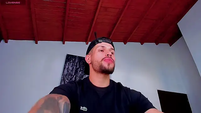 Snapshot of Santos_ramirez1 chatting on 04/12/26, 02:44 Santos ramirez1 online show from 04/12/26, 02:44