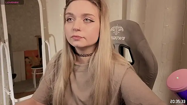 lucysussy online show from 04/22/26, 05:36