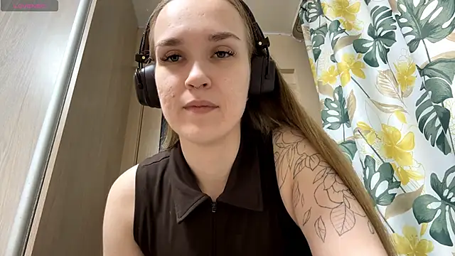 DenitaSpace online show from 04/21/26, 02:23