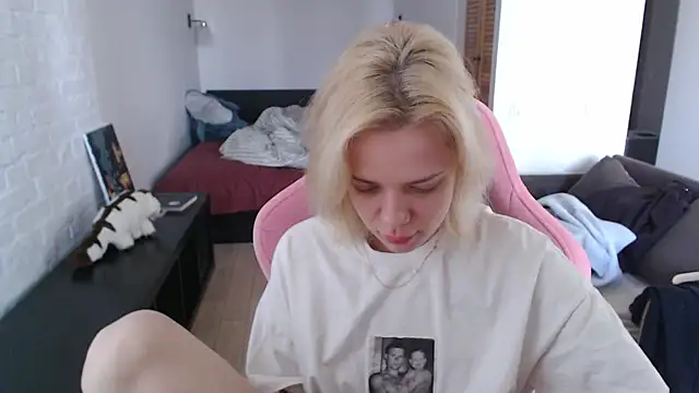 TenderChloe online show from 04/04/26, 09:18