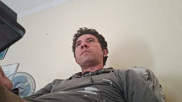 Sueliton2 online show from 04/10/26, 06:23