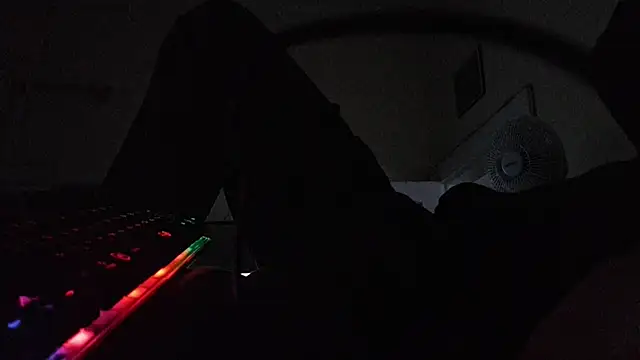 Sueliton2 online show from 04/13/26, 09:09