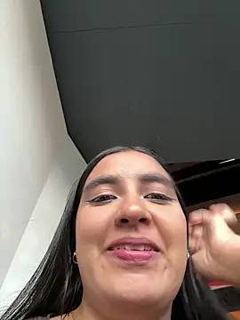 HaileyBiieber online show from 04/02/26, 11:02