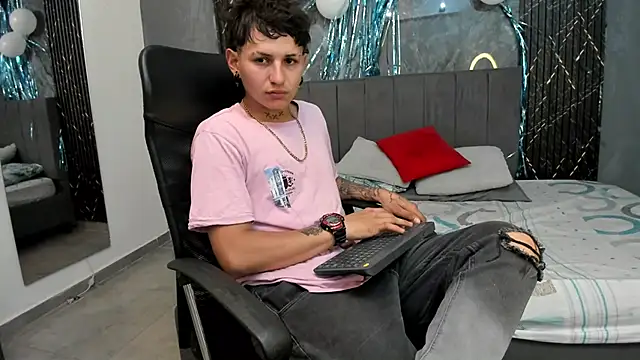 Snapshot of thebaby_col chatting on 03/25/26, 08:26 thebaby col online show from 03/25/26, 08:26