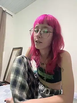 Snapshot of Moon_ chatting on 07/02/26, 02:22 Moon online show from 07/02/26, 02:22