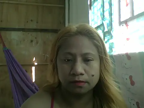 Snapshot of PinayChristine chatting on 04/04/26, 12:09 PinayChristine online show from 04/04/26, 12:09