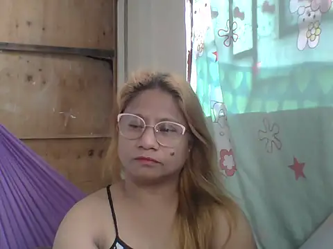 Snapshot of PinayChristine chatting on 05/02/26, 02:27 PinayChristine online show from 05/02/26, 02:27