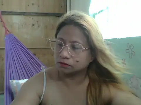 Snapshot of PinayChristine chatting on 05/17/26, 02:20 PinayChristine online show from 05/17/26, 02:20
