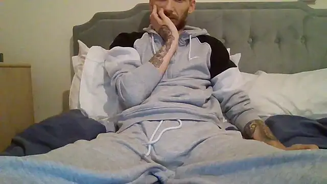 feetlovrr94 online show from 04/17/26, 02:20