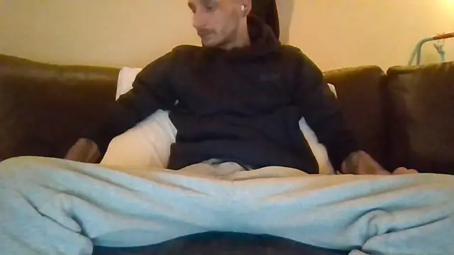 feetlovrr94 online show from 05/17/26, 12:41