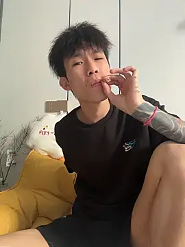 zzzzppp3 online show from 06/23/26, 01:47