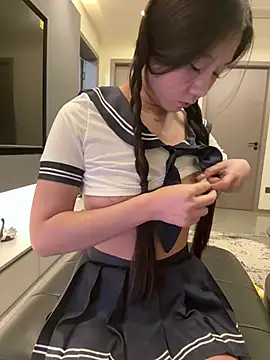 xiaoxiong168 online show from 05/17/26, 04:36